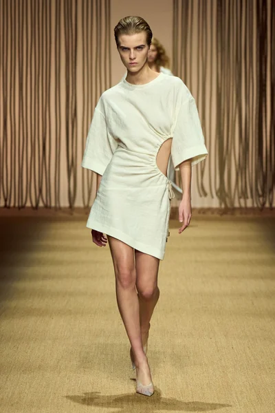 Look 4